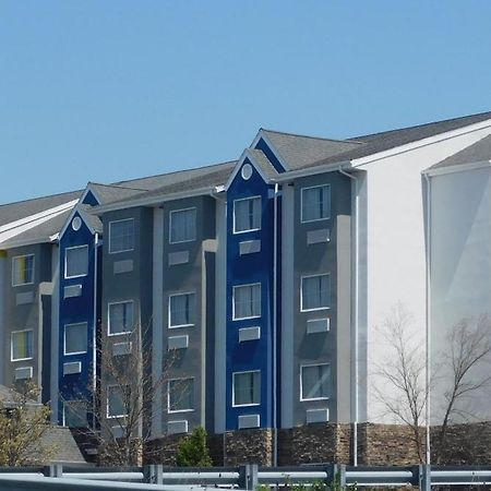 Microtel Inn & Suites By Wyndham Wheeling At The Highlands Triadelphia Экстерьер фото