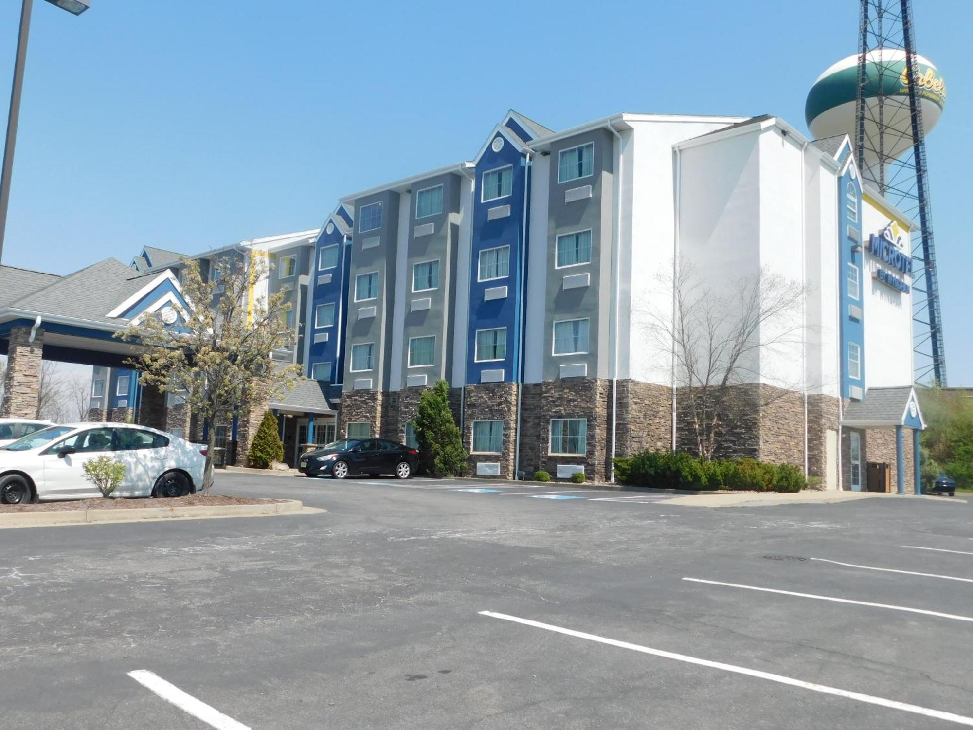 Microtel Inn & Suites By Wyndham Wheeling At The Highlands Triadelphia Экстерьер фото